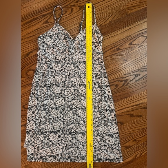 Marilyn Monroe Black and White Paisley Robe & Slip Gown - Medium - Picture 7 of 8